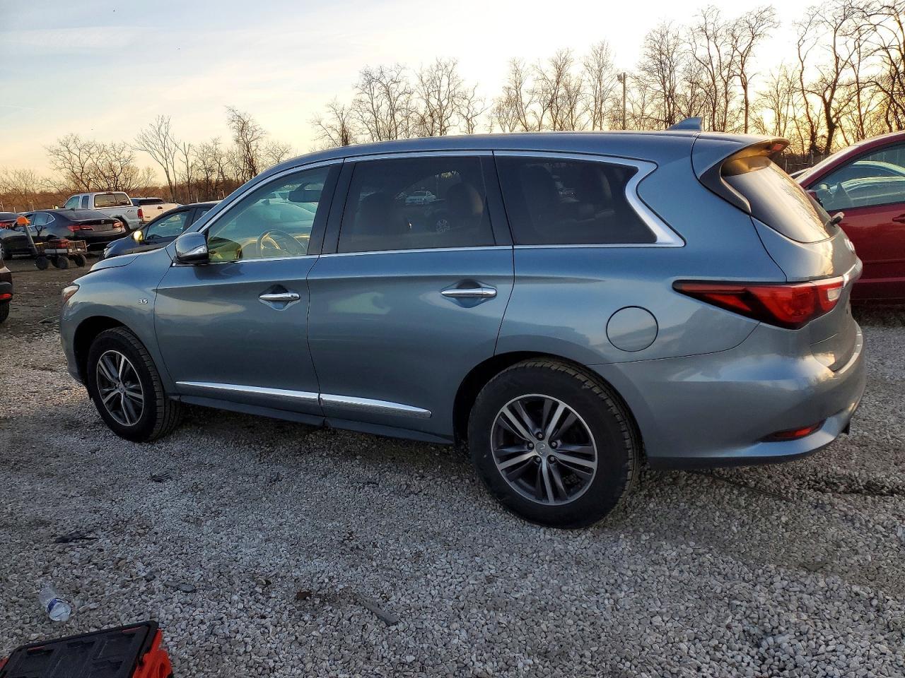 2016 Infiniti Qx60 - Image 2