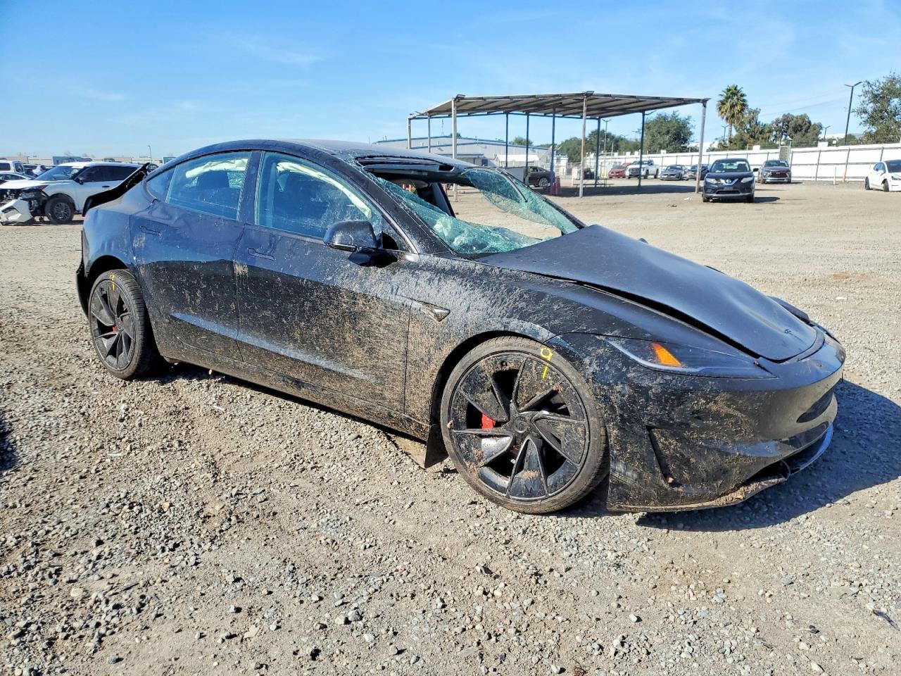 2026 Tesla Model 3 - Фото 4
