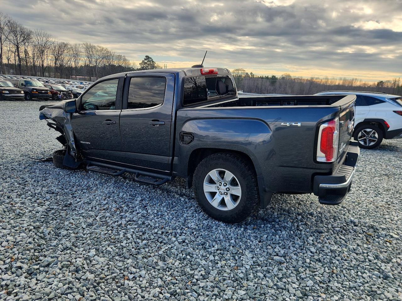 2016 GMC Canyon Sle - Image 2