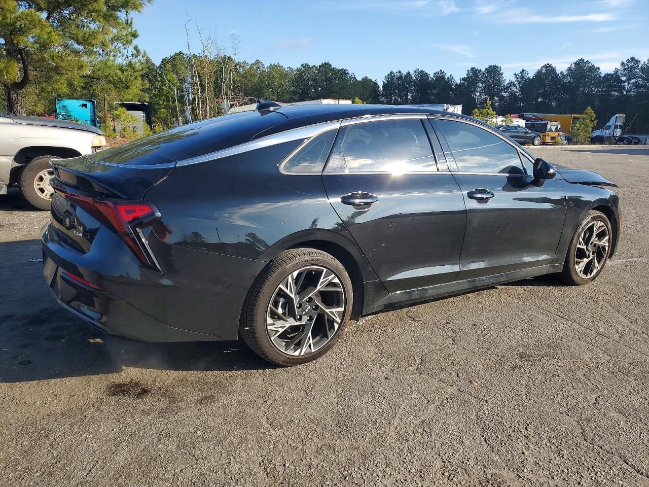 2025 Kia K5 Gt Line - Image 3