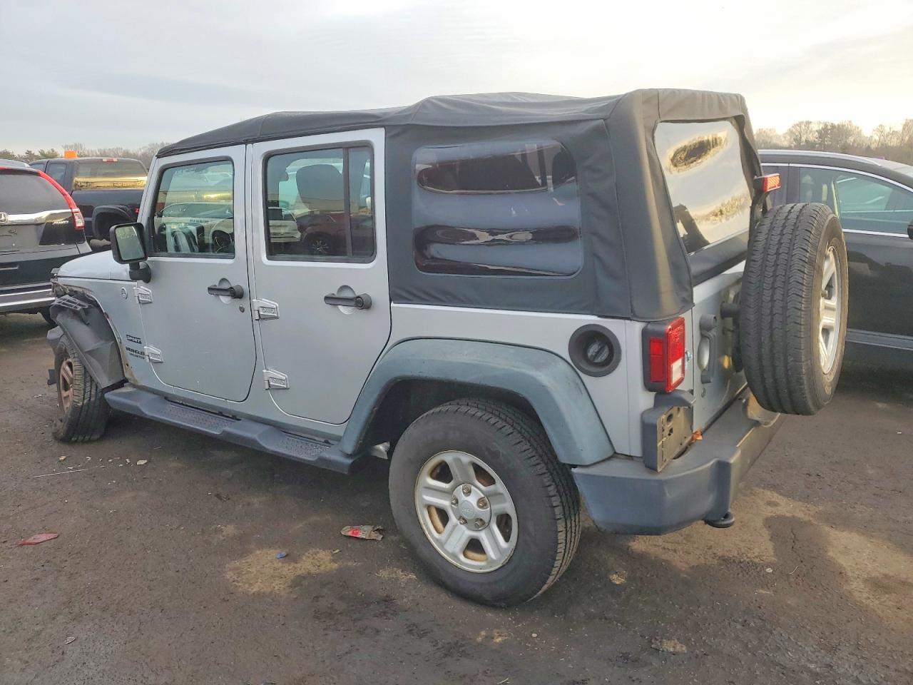 2011 Jeep Wrangler Unlimited Sport - Фото 2