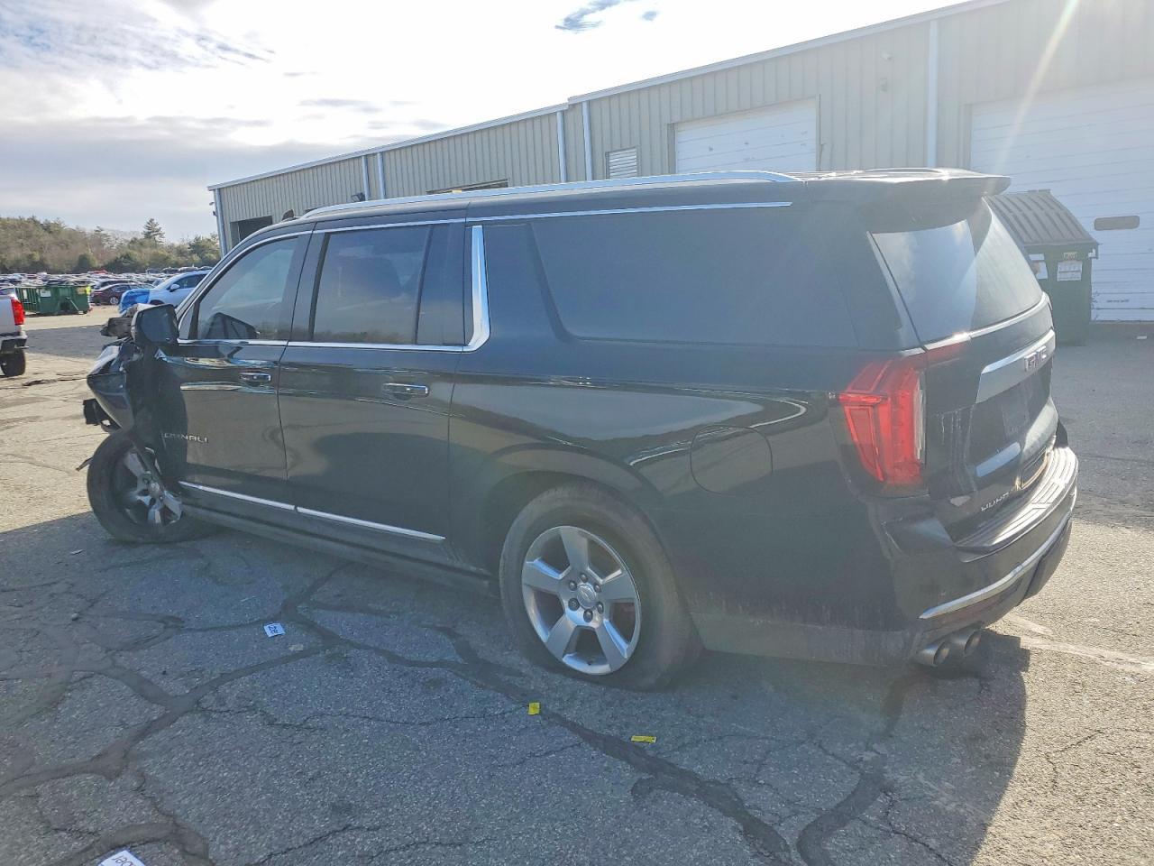 2021 GMC Yukon Xl Denali - Image 2