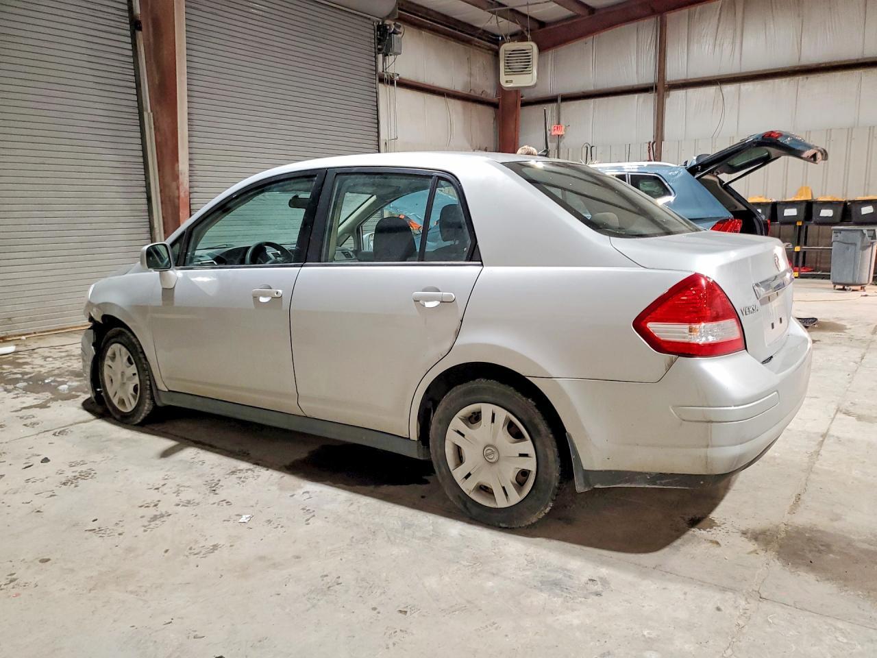 2010 Niss Versa S - Image 2