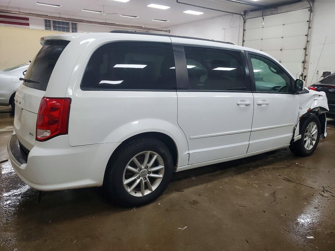 2016 Dodge Grand Caravan Sxt - Фото 3