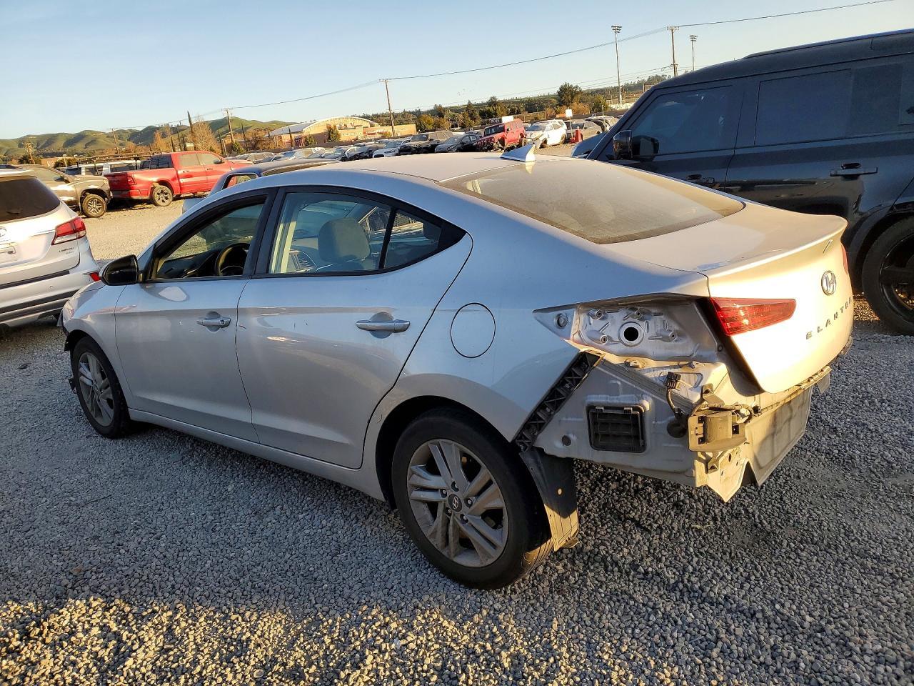 2020 Hyundai Elantra Sel - Фото 2