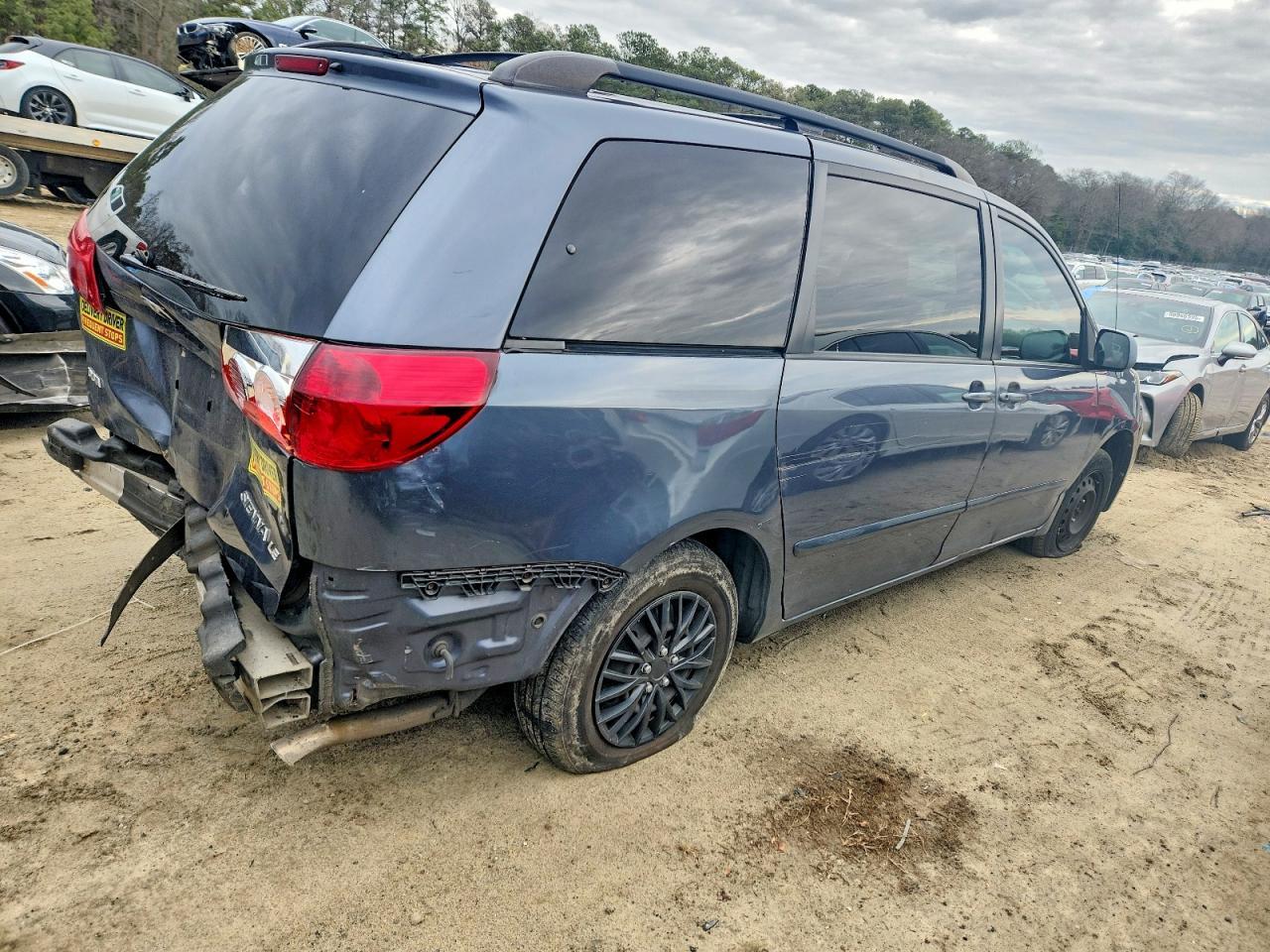 2009 Toyota Sienna Ce - Фото 3