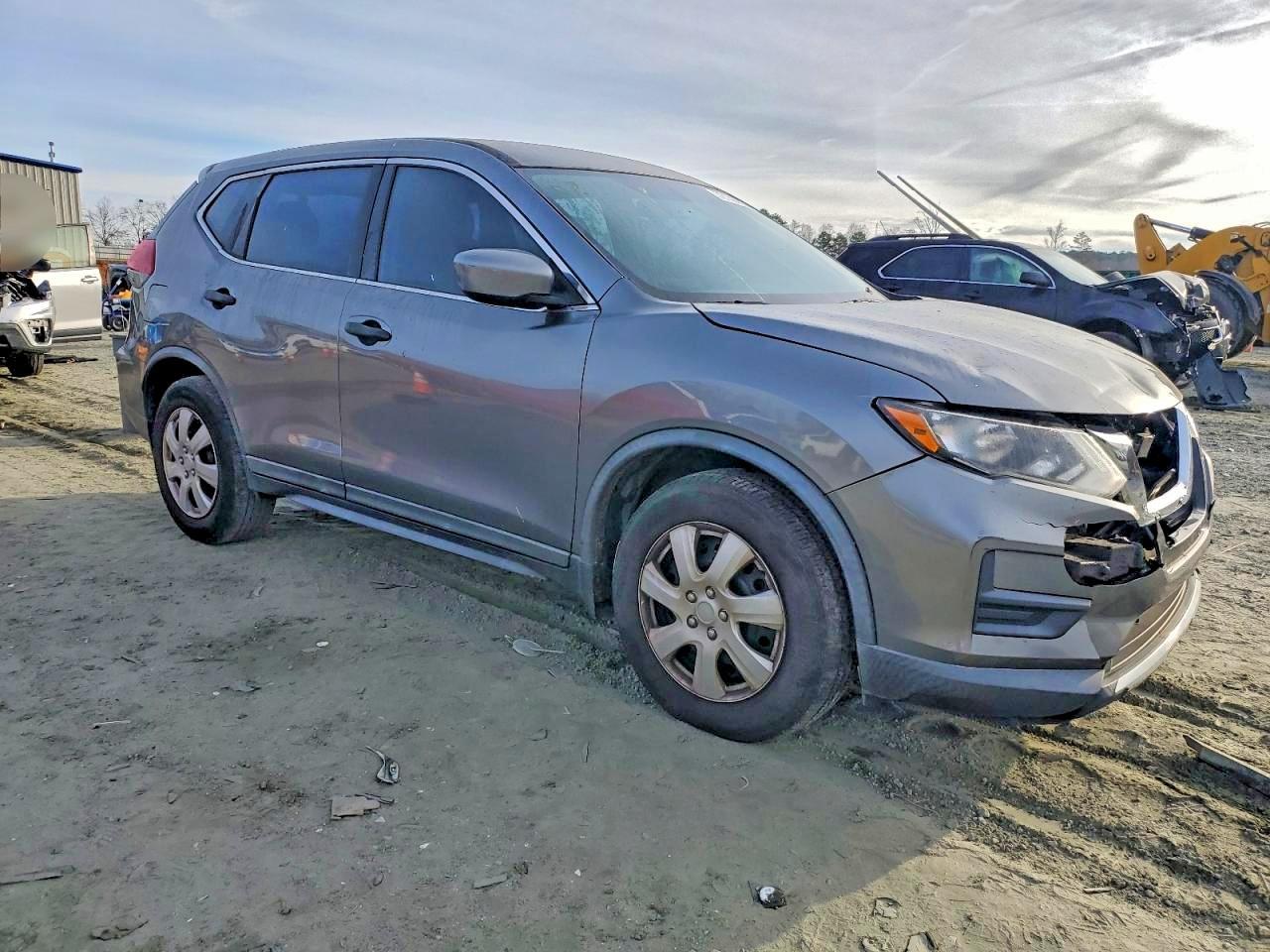 2018 Nissan Rogue S - Фото 4