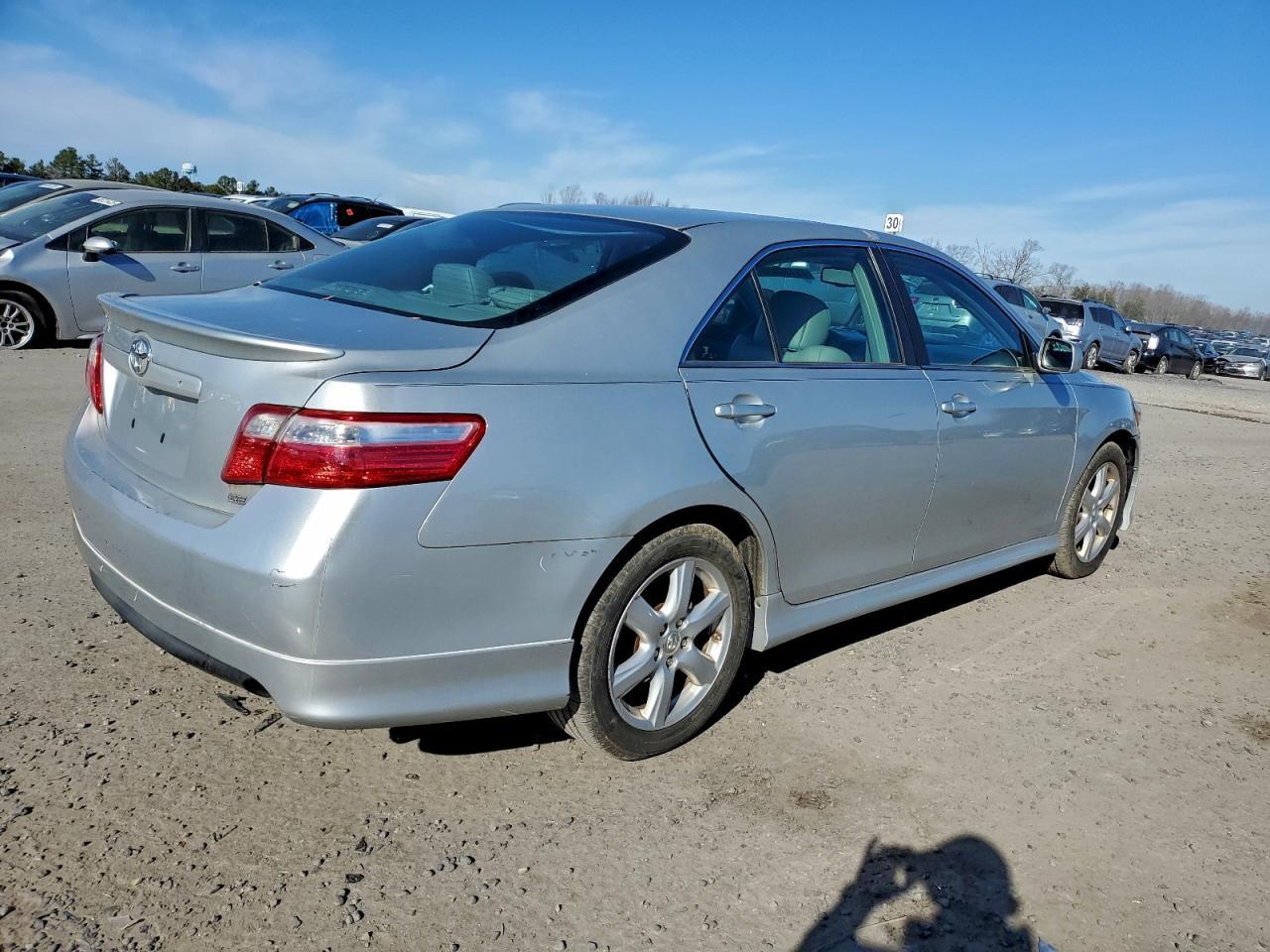 2007 Toyota Camry Le - Фото 3