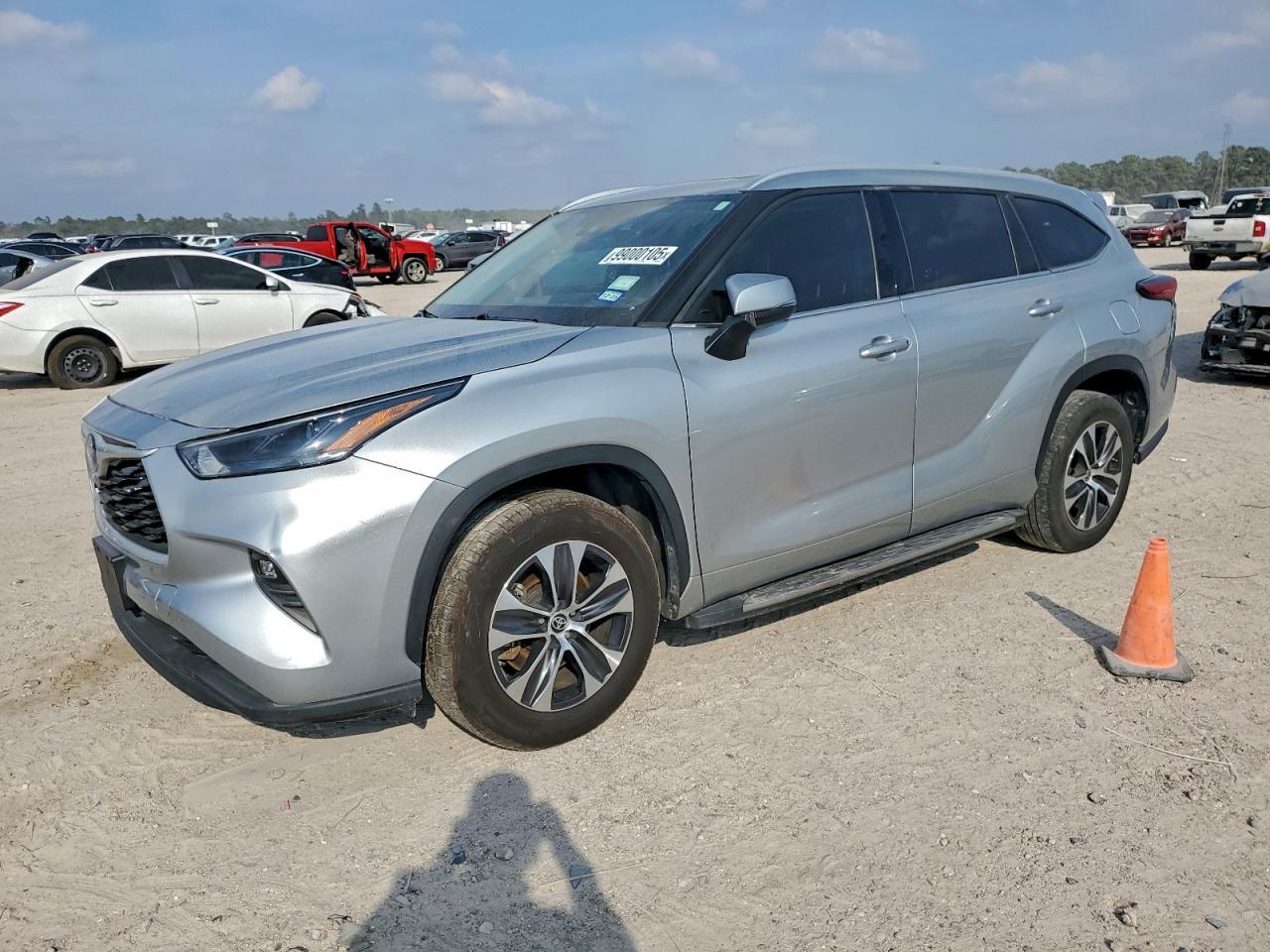 2022 Toyota Highlander Hybrid Xle
