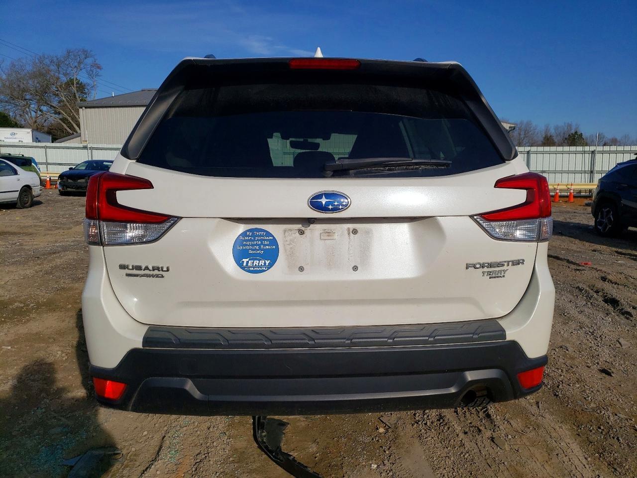 2020 Subaru Forester Premium - Image 6