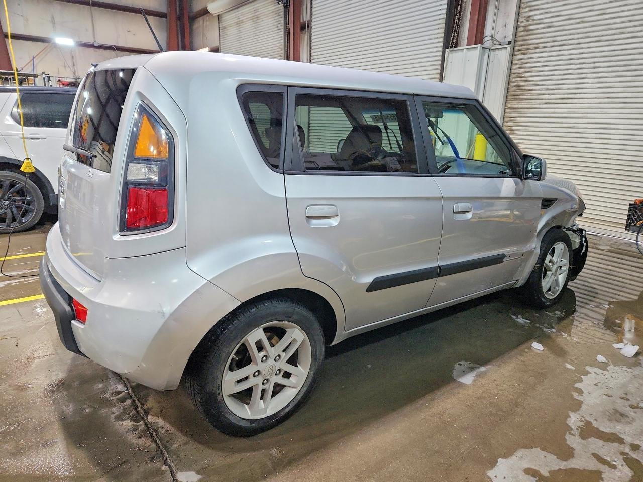 2010 Kia Soul + - Фото 3