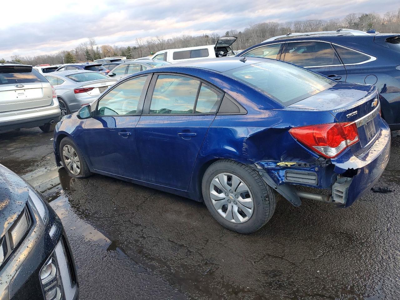 2013 Chevrolet Cruze Ls - Фото 2