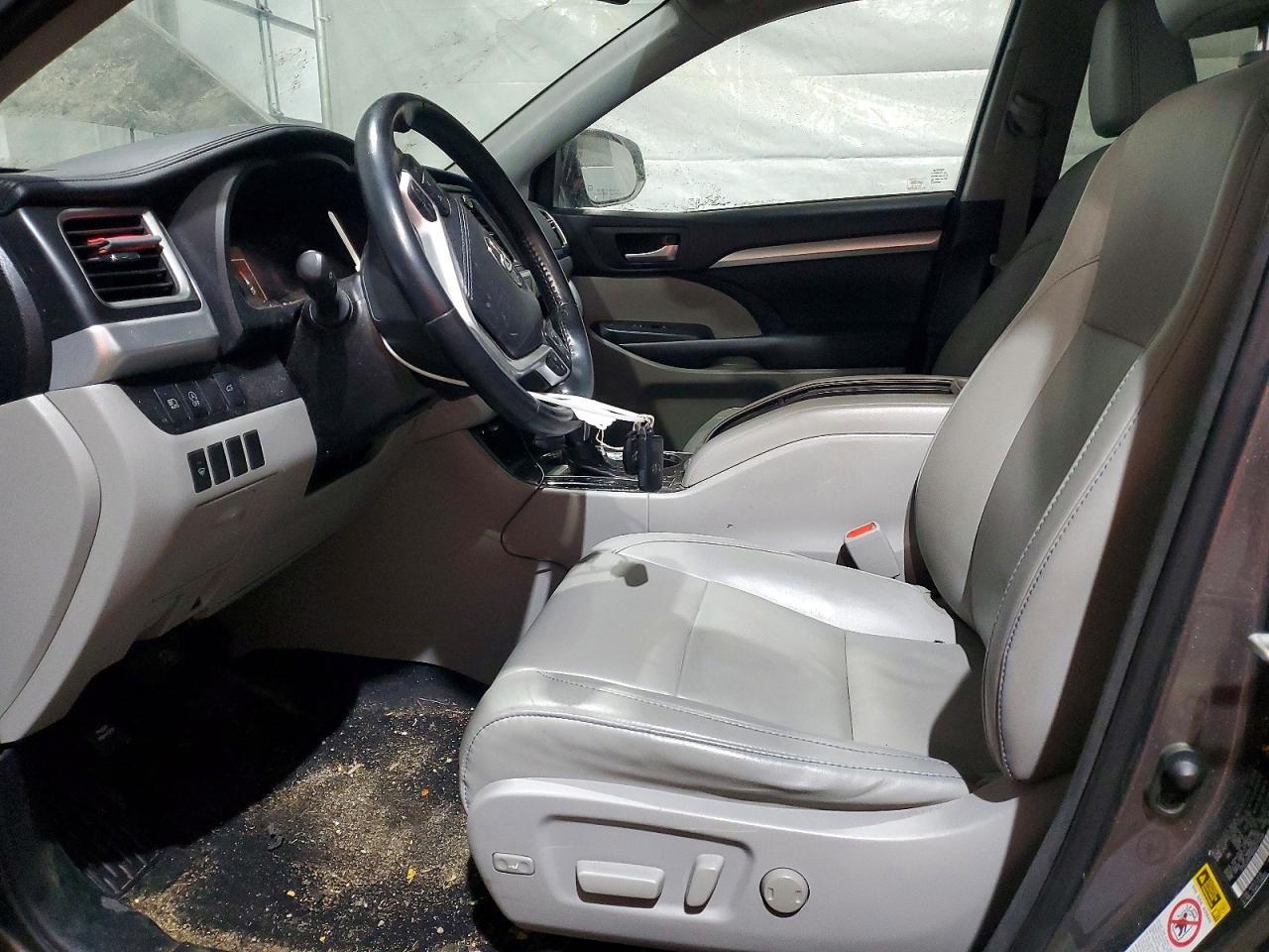 2017 Toyota Highlander Se - Фото 7
