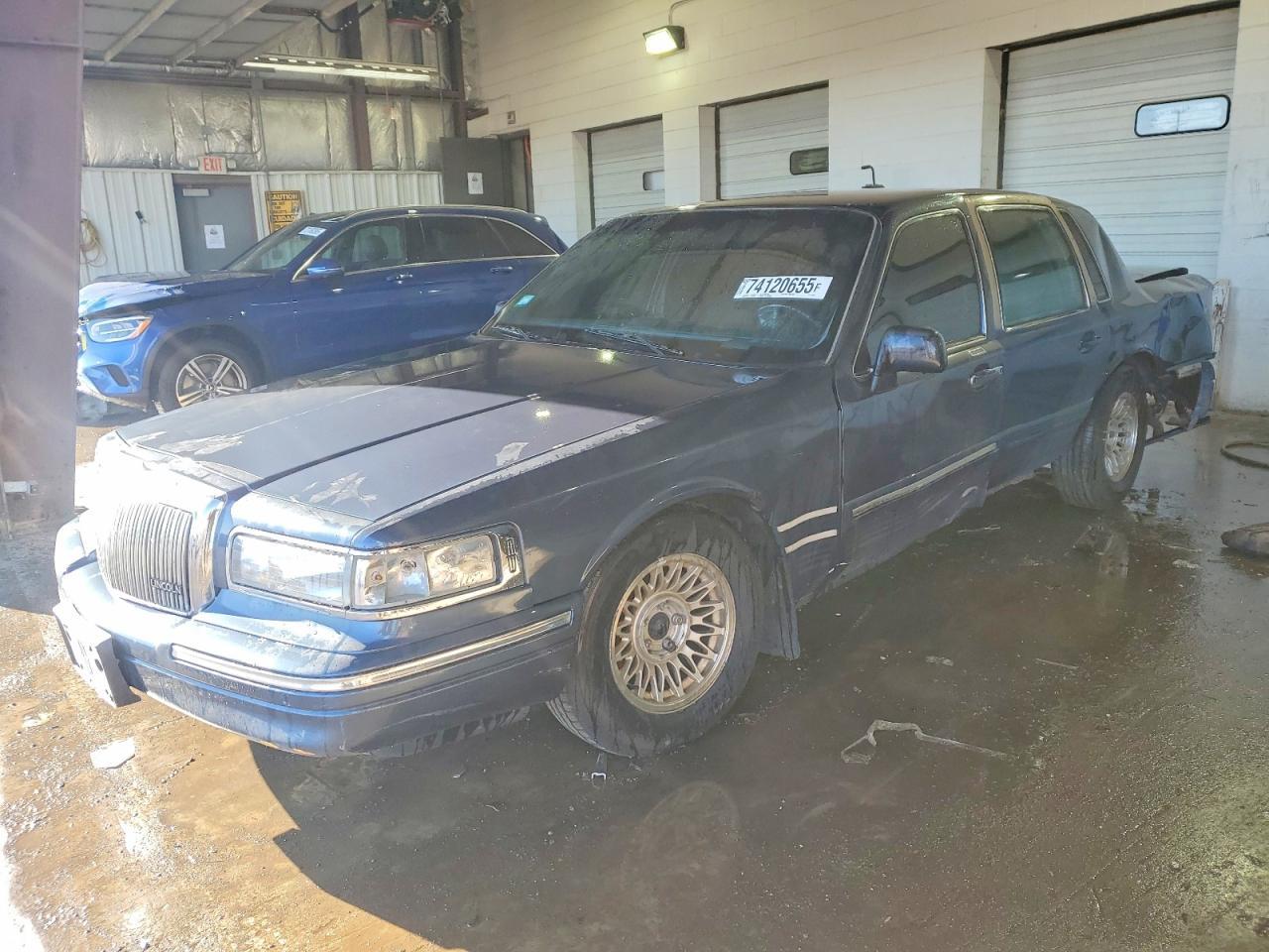 1996 Lincoln Town Car Executive