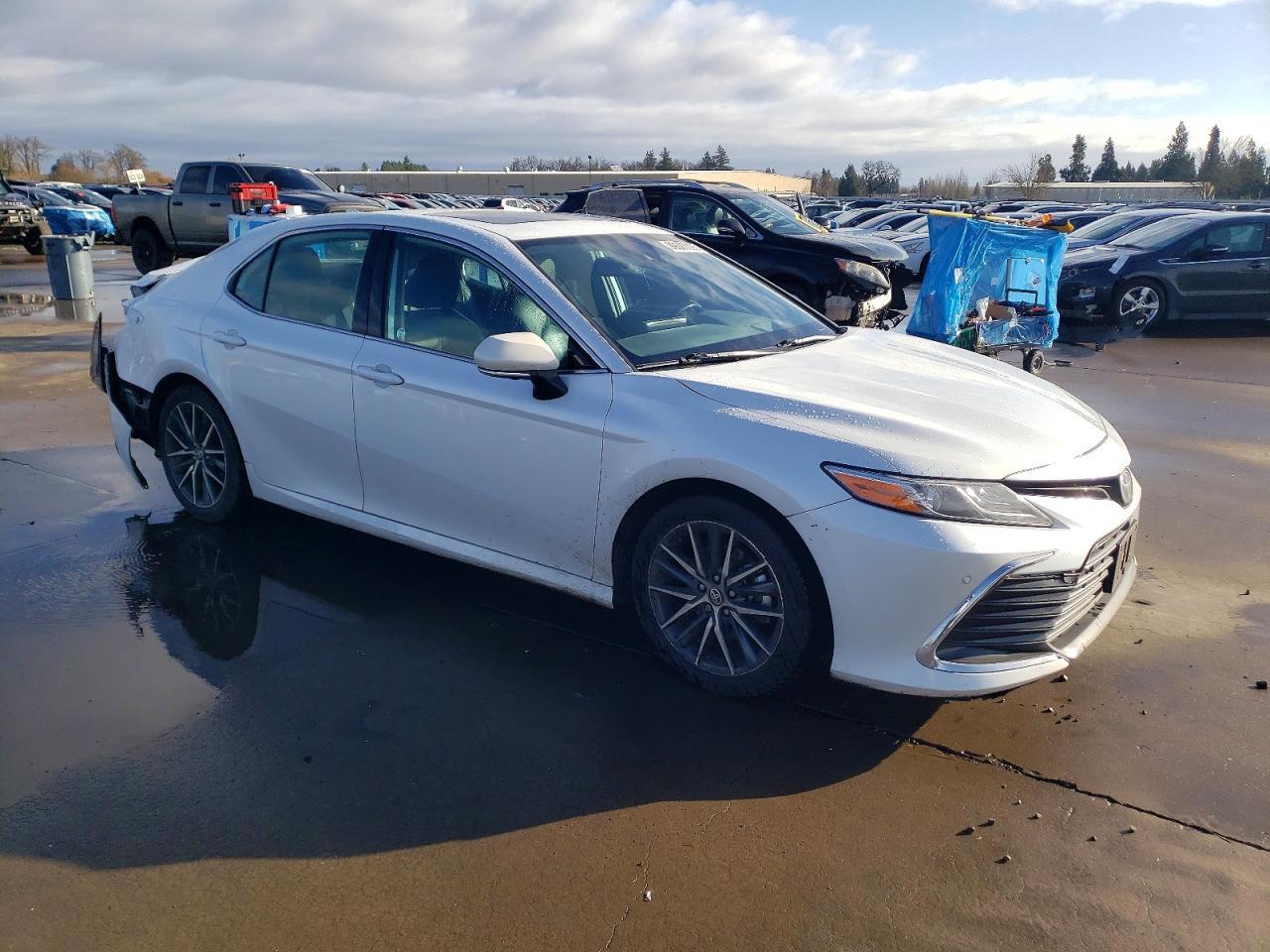 2022 Toyota Camry - Фото 4