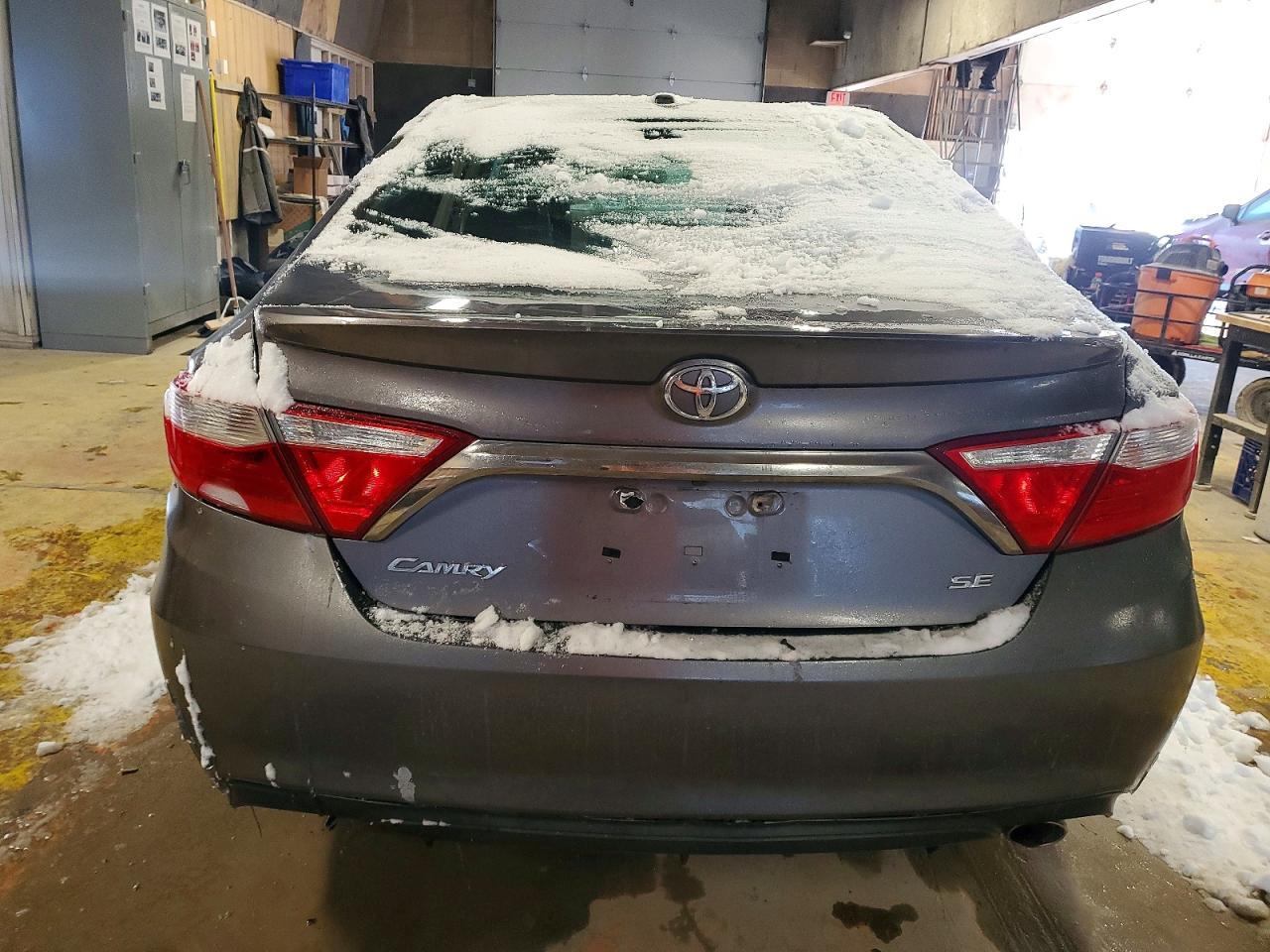 2016 Toyota Camry Le - Фото 6