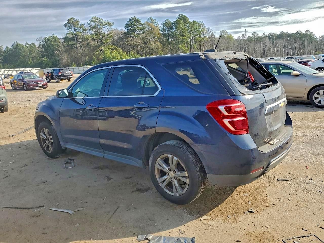 2016 Chevrolet Equinox Ls - Фото 2