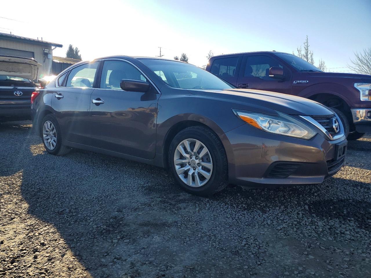 2016 Nissan Altima 2.5 - Image 4