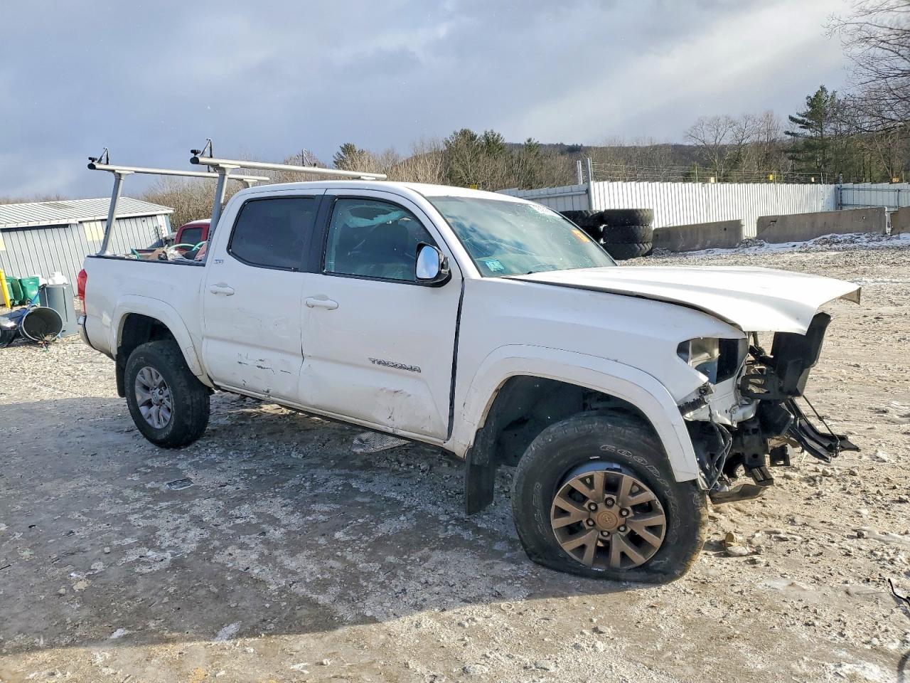 2016 Toyota Tacoma Double Cab - Image 4