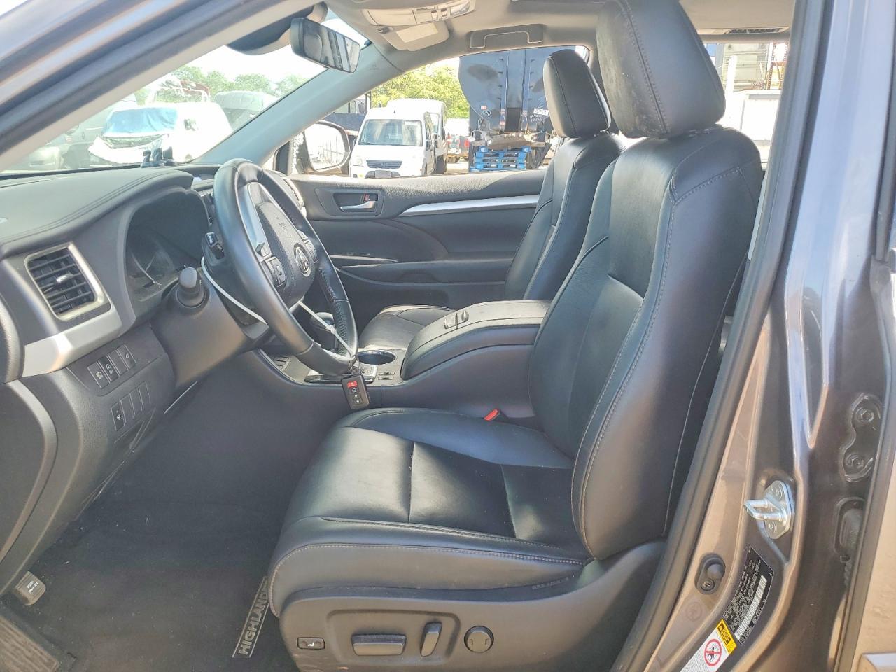 2019 Toyota Highlander Se - Image 7