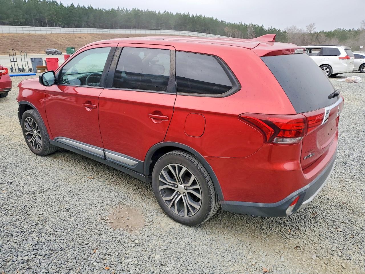 2018 Mitsubishi Outlander Es - Image 2