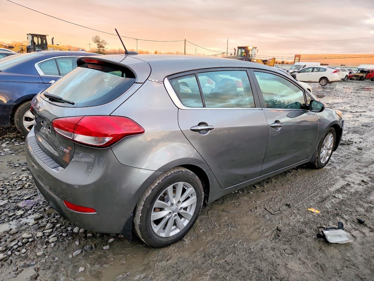 2015 Kia Forte Ex - Image 3