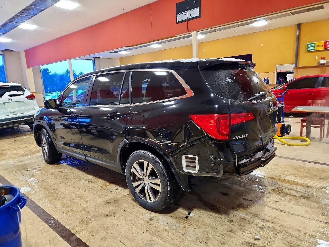 2017 Honda Pilot Exl - Image 2
