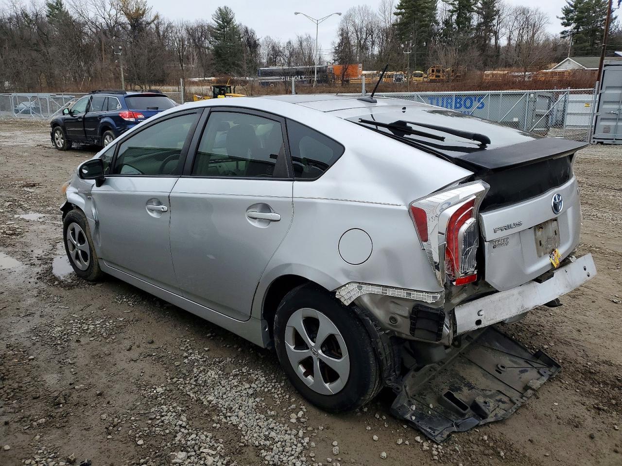 2014 Toyota Prius Four - Image 2