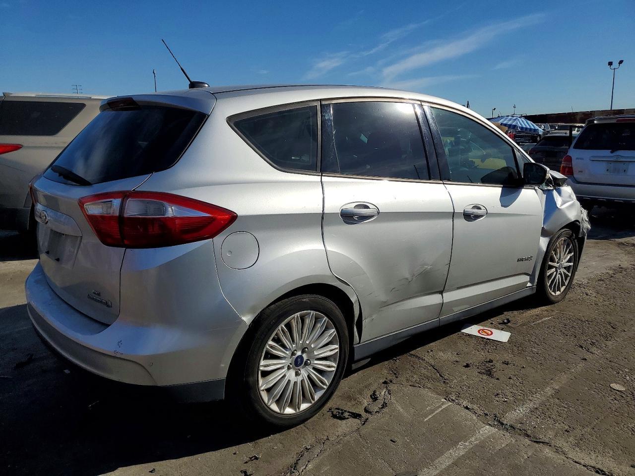 2014 Ford C-Max Se - Image 3
