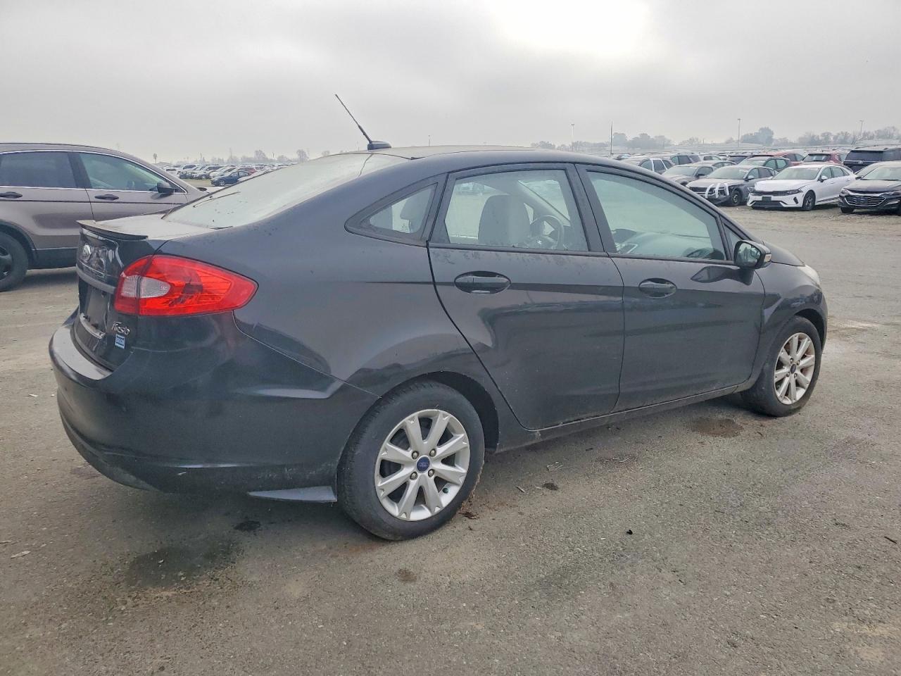 2013 Ford Fiesta Se - Image 3