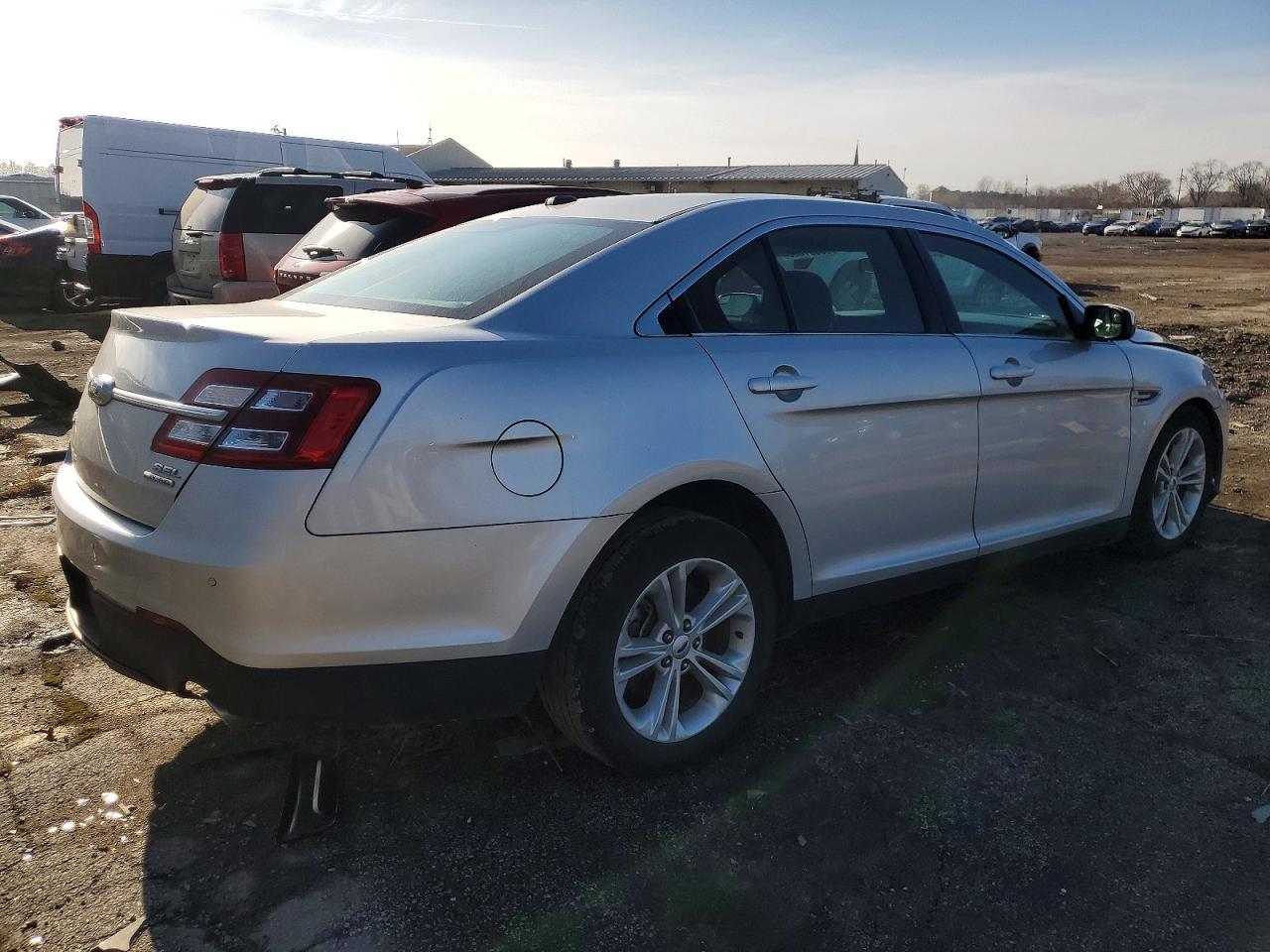 2018 Ford Taurus Sel - Image 3