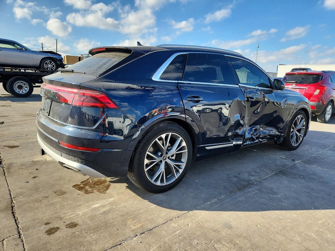 2024 Audi Q8 Prestige - Image 3