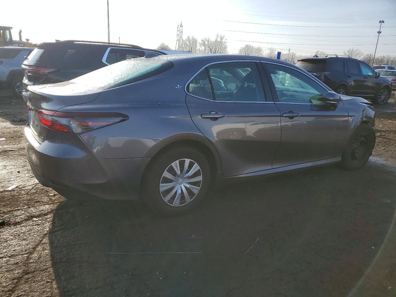 2023 Toyota Camry Le - Фото 3