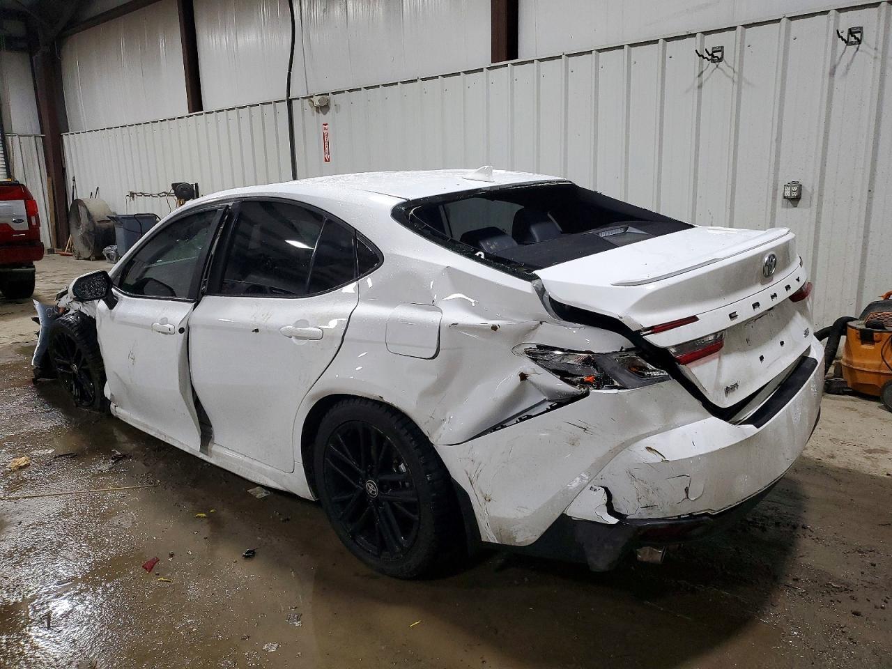 2025 Toyota Camry Xse - Фото 2