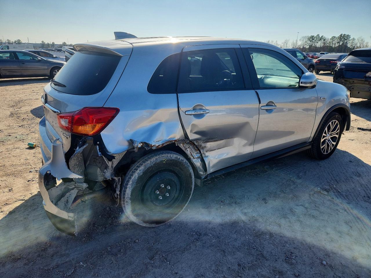 2019 Mitsubishi Outlander Sport Es - Фото 3