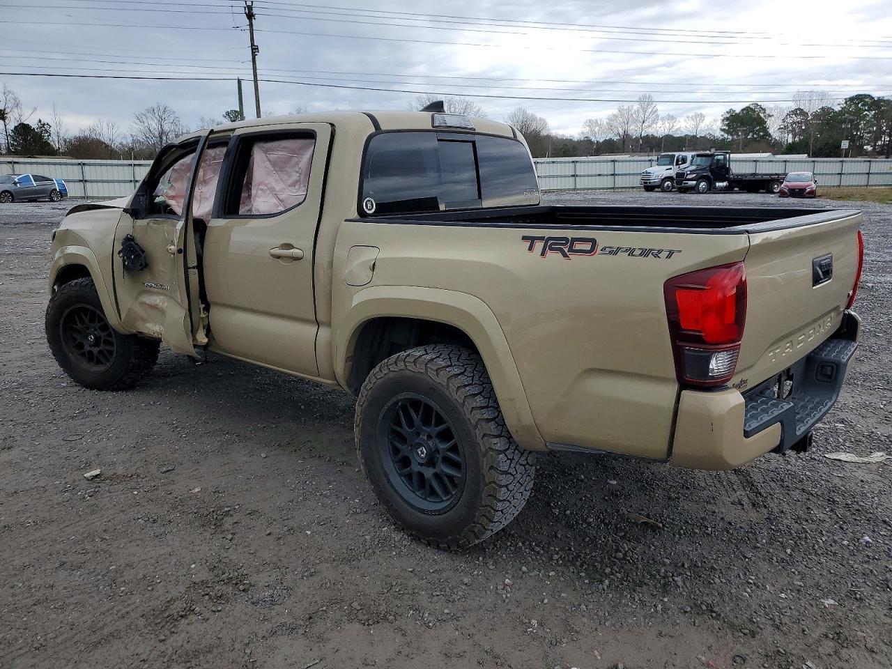 2018 Toyota Tacoma Double Cab - Фото 2