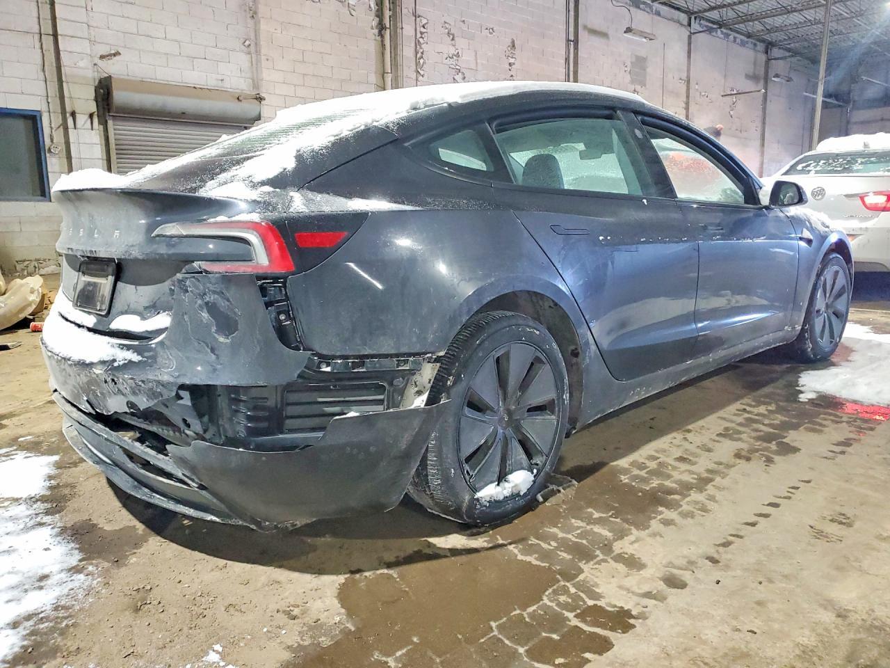 2025 Tesla Model 3 - Image 3