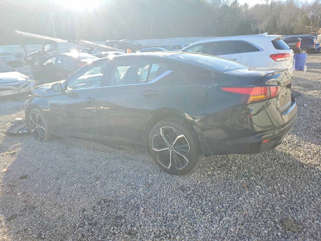 2025 Nissan Altima Sr - Image 2