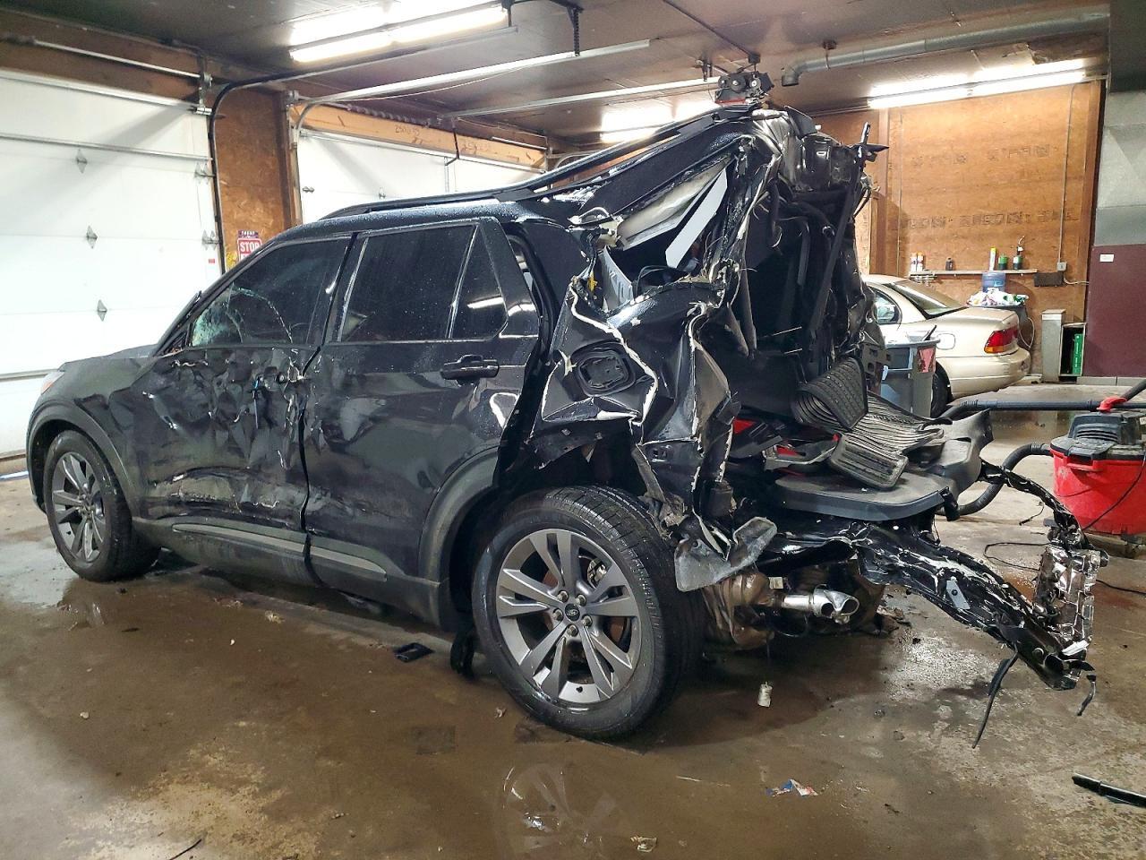 2021 Ford Explorer Xlt - Фото 2