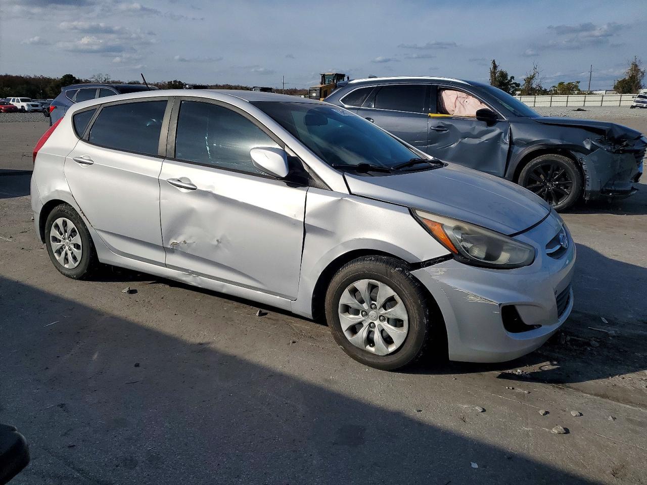 2016 Hyundai Accent Se - Фото 4