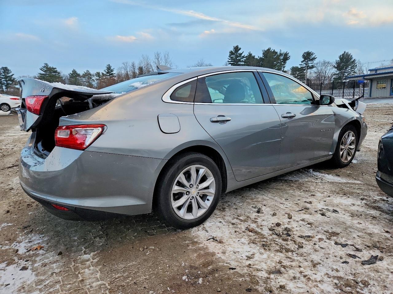 2023 Chevrolet Malibu Lt - Image 3