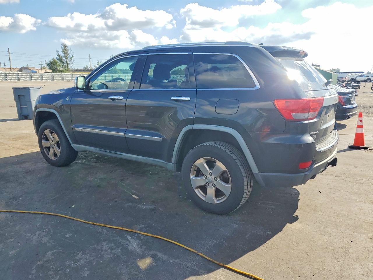 2011 Jeep Grand Cherokee Overland - Фото 2