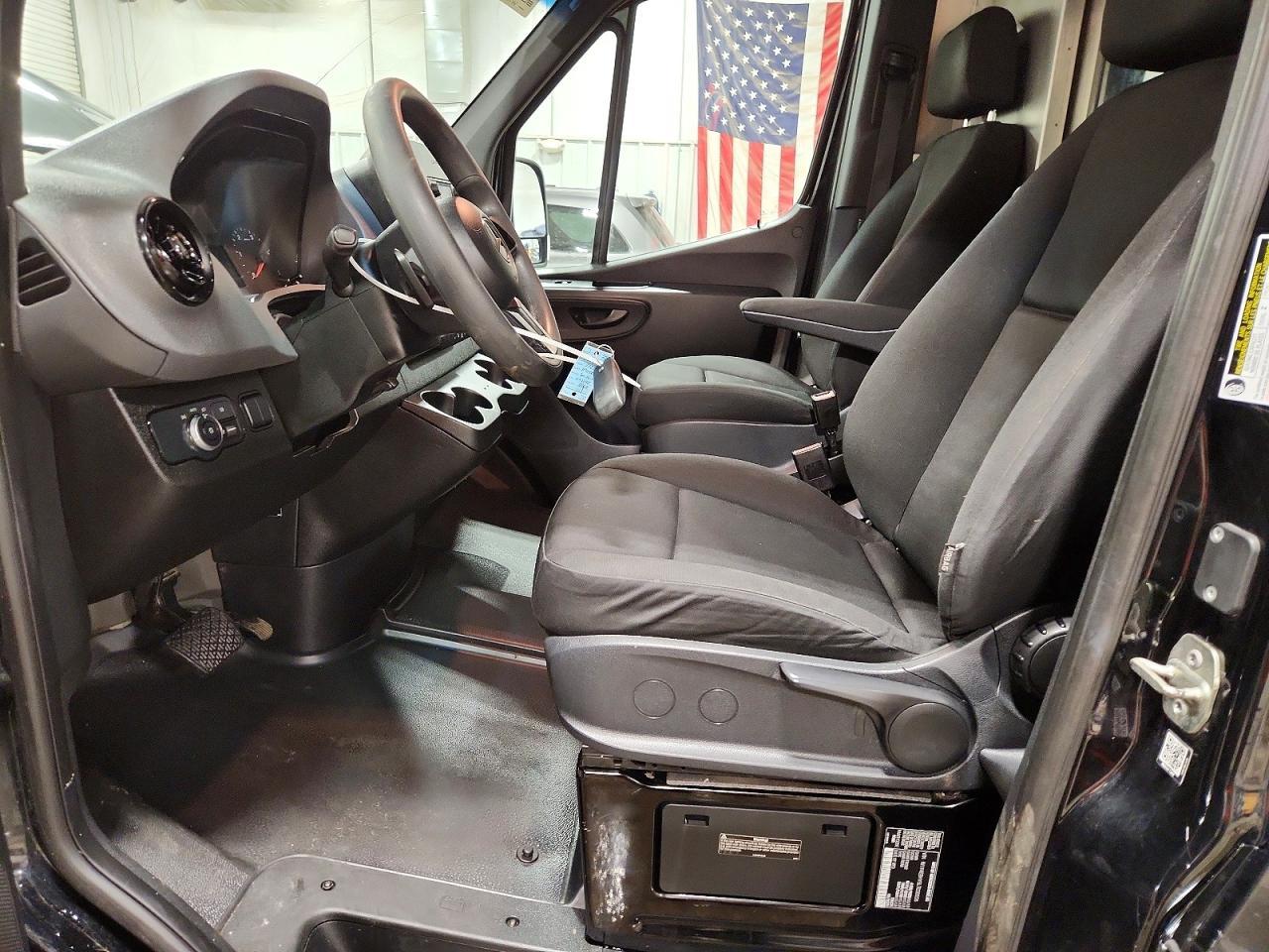 2020 Mercedes Benz Sprinter 2500 Delivery Van - Фото 7