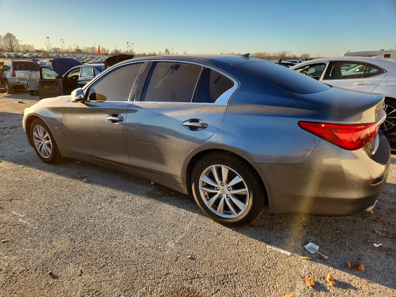 2015 Infiniti Q50 Base - Фото 2