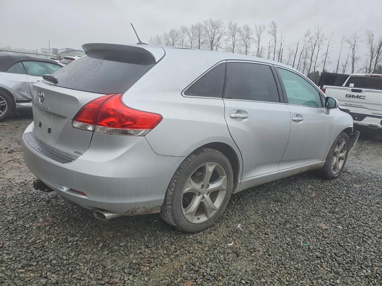 2010 Toyota Venza - Image 3