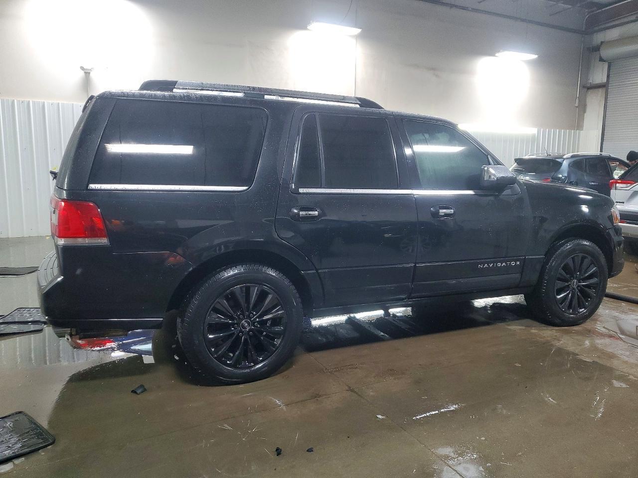 2015 Lincoln Navigator - Фото 3