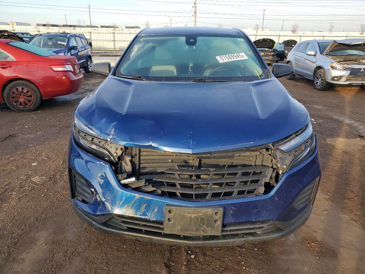 2022 Chev Equinox Ls - Image 5