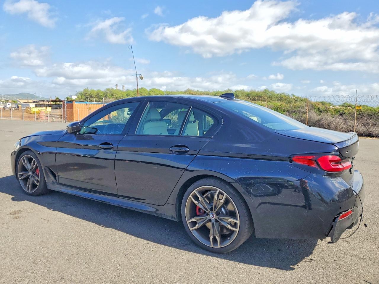 2023 BMW M550Xi - Фото 2