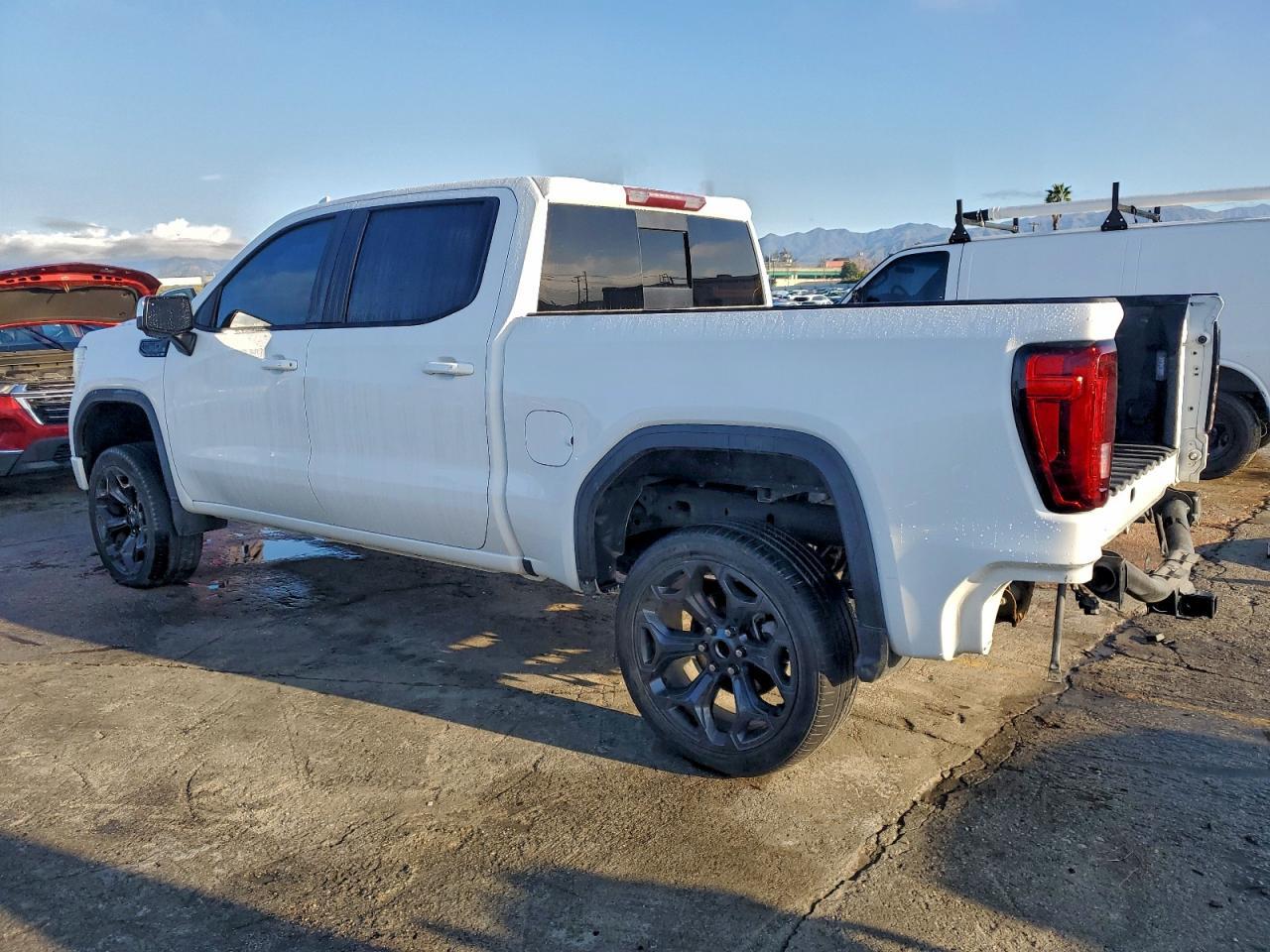 2020 GMC Sierra K1500 At4 - Фото 2