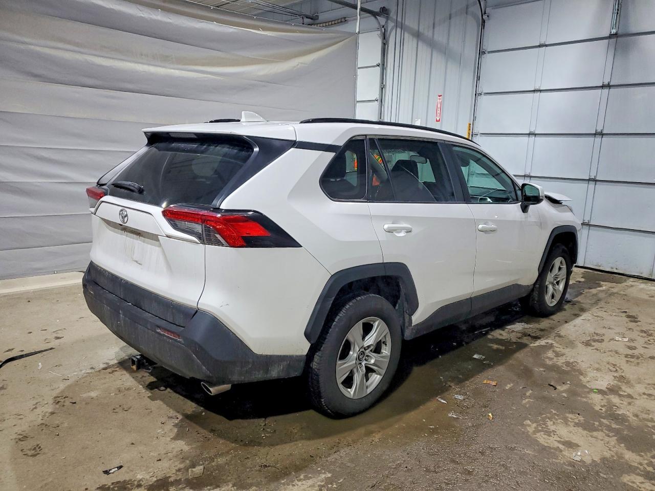 2021 Toyota Rav4 Xle - Фото 3